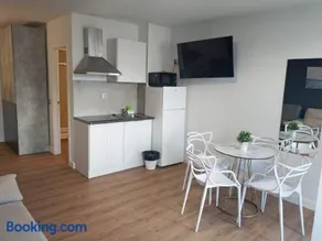 Apartamentos Hi Apartaments Santander 3000 - Image 5