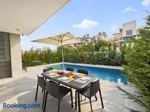 Azure Amber Villa - Image 2