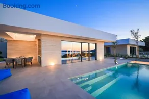 Villa View - Image 4