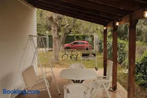 Close to Airport 5 Bedroom Villa by the Sea - Image 1