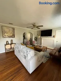 Charming 3BR Minutes to Moody AFB, Downtown & VSU - Image 5