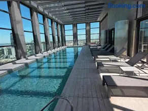 The best view of the river 34th Floor Gym - Image 1