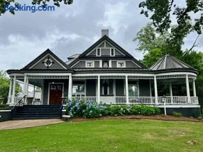 Intermission Hogan House - Image 3