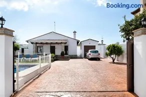 Villa Elsa mit Pool, Garten, Terrasse und WLAN - Image 4