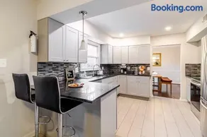 6 Bed room Home Nat'l Hrbr DC - Image 4