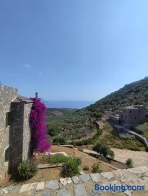 Tzouzos-Kordopateika villa in Prosilio, Kardamyli - Image 2