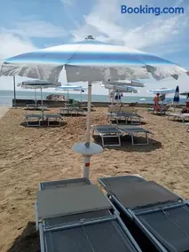 BeaMare - Monolocale - Massimo tre ospiti con posto spiaggia - Studio Apartment - Max 3 people with 1 private umbrella and two SunBeds at the private beach of Eraclea Mare - Image 1