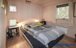 Three-Bedroom Holiday Home In Lundby - Image 5