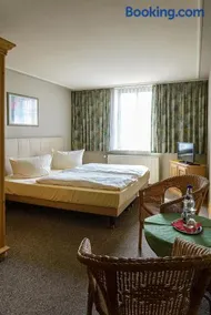 Ostseehotel Neubukow - Image 2