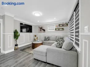 stylish house in south windsor-2 bedrooms - Image 1