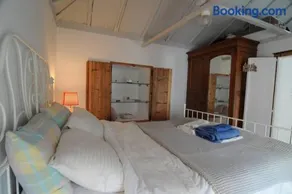 LOVELY QUIET HOUSE WITH GARDEN - Image 3