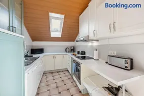 geräumige 2,5 Zimmer-Wohnung - Balkon - 6 Schlafplätze - Parkplatz - Image 3