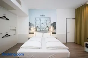 Premier Inn München City West - Image 3