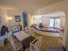 Villa immersa nel verde con meravigliosa vista mare - Image 4