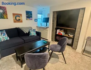 Artsy Platt Park Apartment Guest Suite for 4, QUICK Mountain Access! - Image 2