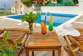 Tandem Apartments with Swimming pool - Image 4
