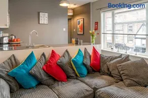 The Exchange Apartments with Permit Parking - Image 3