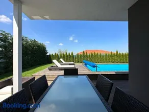 GOLF POOL VILLA - Image 3