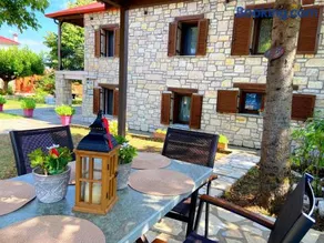 Cosy lake house, μια ανάσα πριν τη λίμνη - Image 1