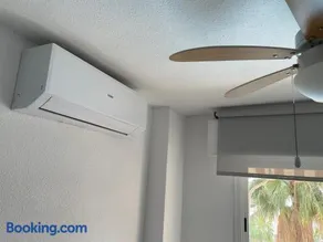Precioso apartamento en Urbanización junto al mar. - Image 1