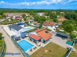 Villa Beauty with heated pool and jacuzzi - Image 2