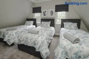 Cherrywood-luxe retreat in the Southern Highlands - Image 3