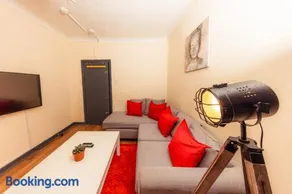 Cosy 4 Bedroom Apartment by Old Town - Image 5