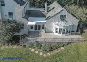 Lakefront estate with breathtaking views and pier! - Image 2