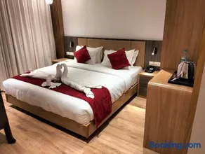GAYATHRI HOTELS - Image 2
