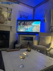 Love Breeze Cottage - Image 2