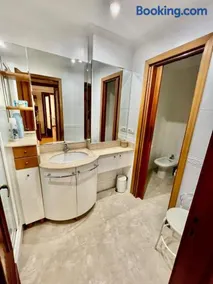 AtuaireHome Agradable apartamento en el centro de Burgos parking incluido - Image 3