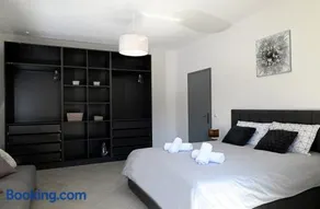 Grey family and friends apartment - Image 3