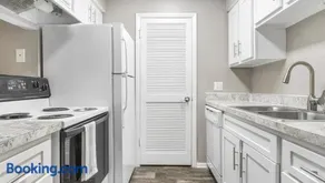 Landing Modern Apartment with Amazing Amenities (ID1171X836) - Image 4