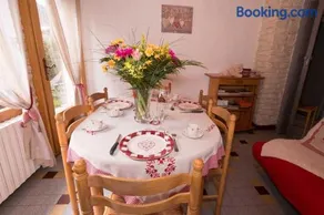 Le Petit Chalet - Image 1