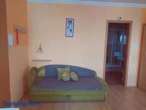 Azur & Smaragd Apartmanház - Image 2