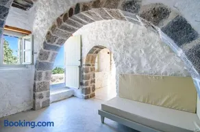 Apostrophe Traditional Residence in Nisyros with arcurated interior. Privacy & Authenticity - Image 4