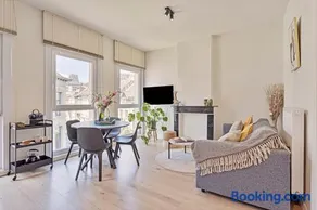 New renovated condo's @ trendy south - Image 1