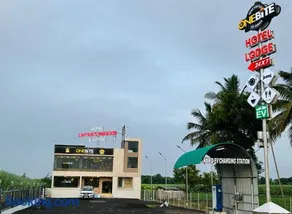 Hotel Captain's Paradise - Image 2