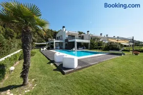 Possidi Villa Glamour by Luxlikehome - Image 1