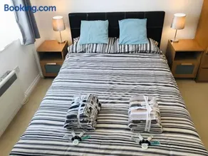 Spacious 2-Bed Flat in Homerton House - Image 2