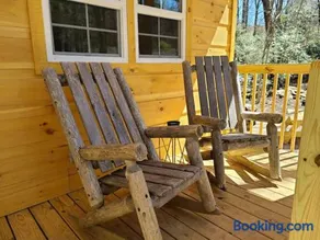 Laurel Haven a Modern Cabin Retreat near Gatlinburg - Image 3