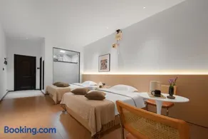 Summer & Chihiro Hotel - Image 3
