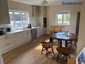 Harbour Hill Cottage - Image 2