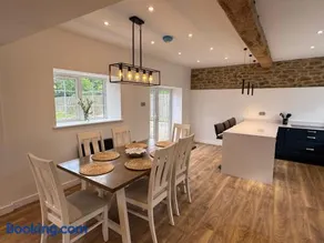 Manor View - Luxury Cottage Near Silverstone & Bicester - Image 3
