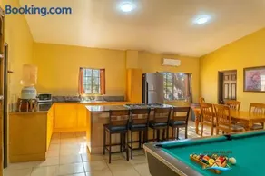 Casa Aqua Vista, a spacious 5-bedroom retreat - Image 2
