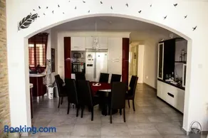 Modern and Homely Apartment in Marsaskala - Image 1