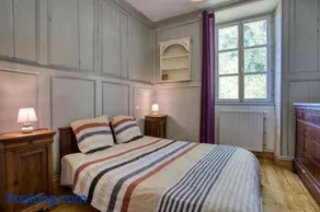 La Petite Cour - Image 1
