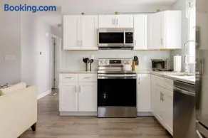 The Longmont Luxury Condo in the heart of providence - Image 3