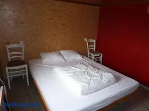Chalet Pimpernel - Image 3