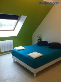 2 chambres doubles, 1chambre 4 lits simples, Salle de bains avec balnéo thérapie - Image 5